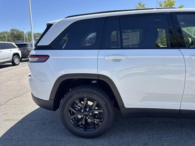 new 2025 Jeep Grand Cherokee car, priced at $42,110