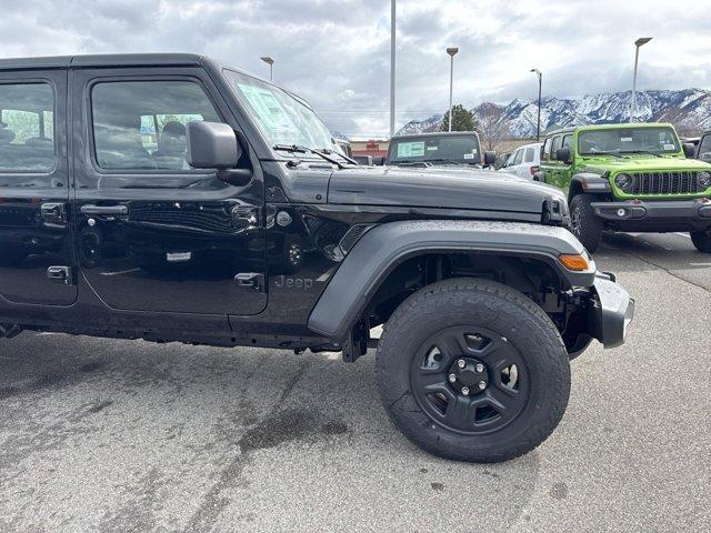 new 2025 Jeep Gladiator car, priced at $42,157