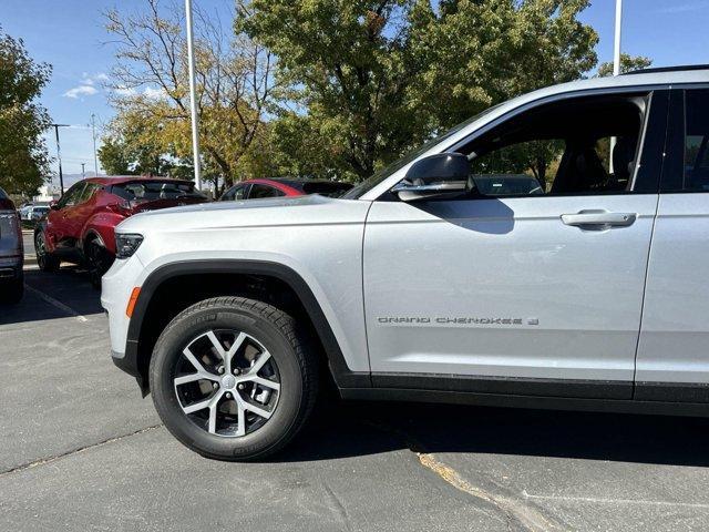 new 2025 Jeep Grand Cherokee L car, priced at $46,733