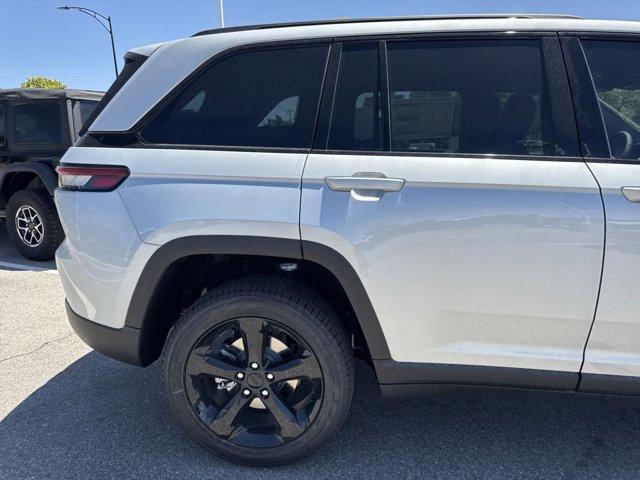 new 2025 Jeep Grand Cherokee car, priced at $48,086
