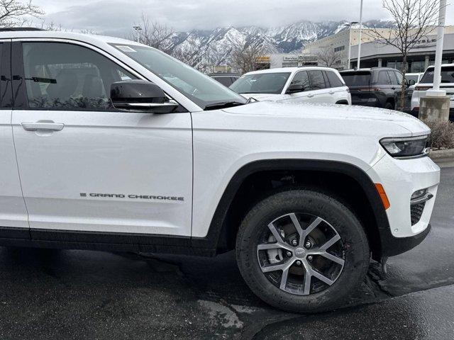 new 2025 Jeep Grand Cherokee car, priced at $48,132