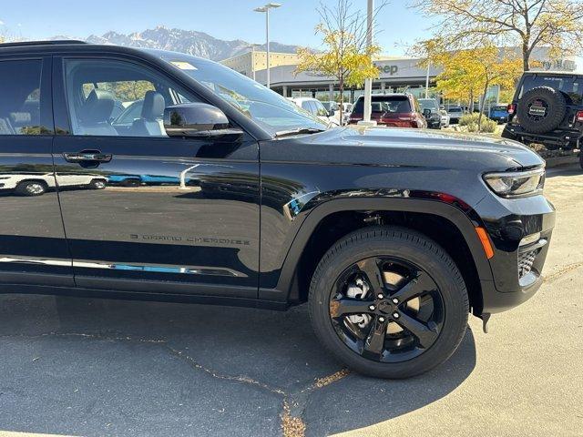 new 2025 Jeep Grand Cherokee car, priced at $56,730