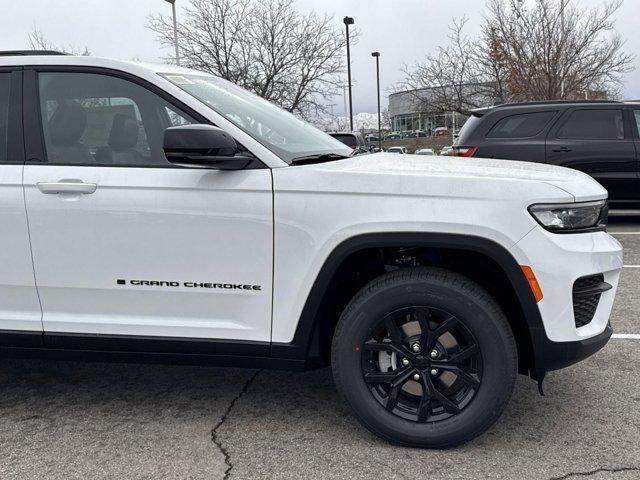 new 2025 Jeep Grand Cherokee car, priced at $42,078