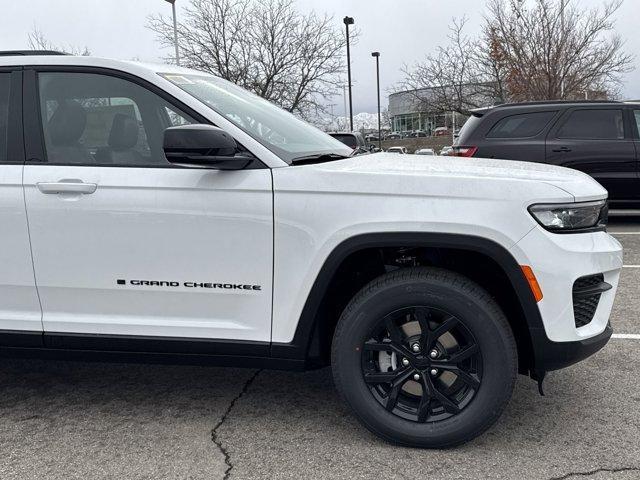 new 2025 Jeep Grand Cherokee car, priced at $43,578