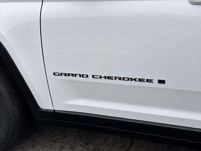 new 2025 Jeep Grand Cherokee car, priced at $42,078