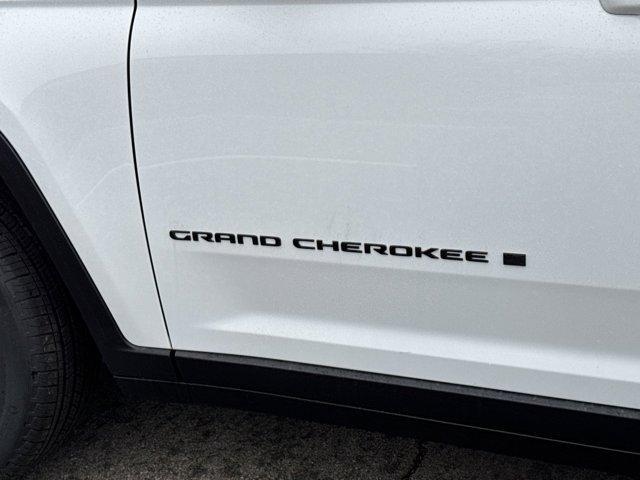 new 2025 Jeep Grand Cherokee car, priced at $43,578