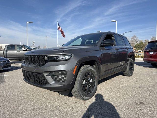 new 2025 Jeep Grand Cherokee car, priced at $43,114