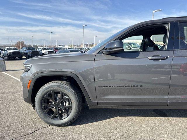 new 2025 Jeep Grand Cherokee car, priced at $43,114