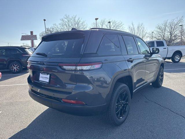 new 2025 Jeep Grand Cherokee car, priced at $43,114