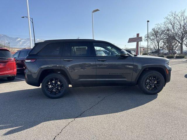 new 2025 Jeep Grand Cherokee car, priced at $43,114