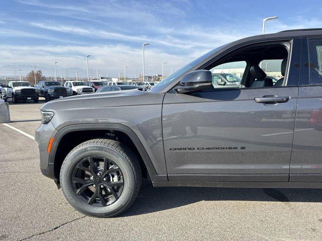 new 2025 Jeep Grand Cherokee car, priced at $43,318