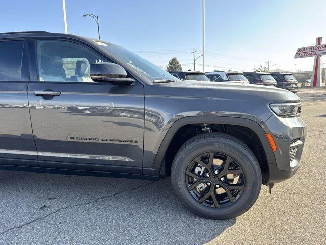 new 2025 Jeep Grand Cherokee car, priced at $43,318