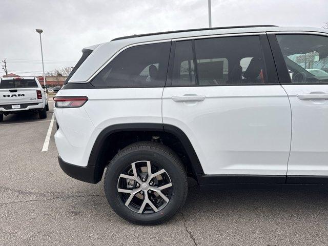 new 2025 Jeep Grand Cherokee car, priced at $45,237