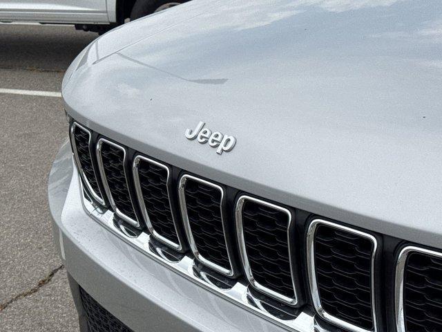 new 2025 Jeep Grand Cherokee car, priced at $44,496