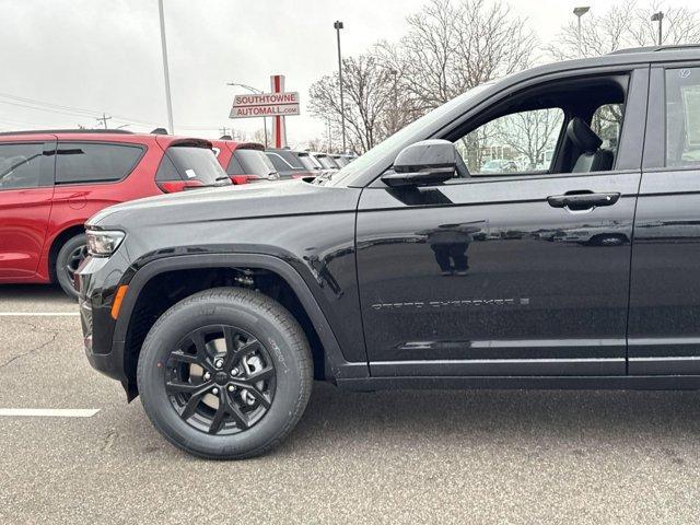 new 2025 Jeep Grand Cherokee car, priced at $42,614