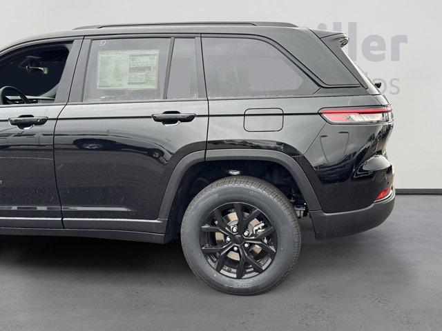 new 2025 Jeep Grand Cherokee car, priced at $42,614