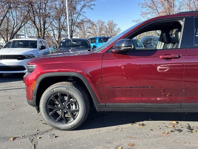 new 2025 Jeep Grand Cherokee car, priced at $44,114