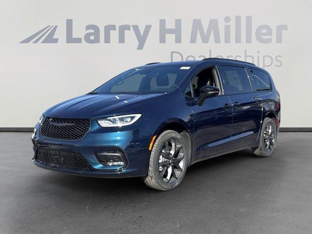 new 2025 Chrysler Pacifica car, priced at $50,810