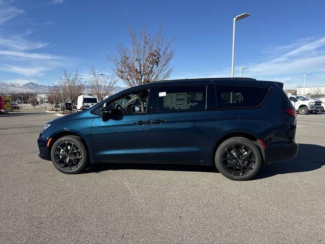 new 2025 Chrysler Pacifica car, priced at $53,804