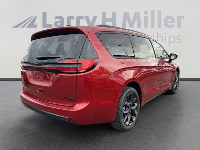 new 2025 Chrysler Pacifica car, priced at $53,804