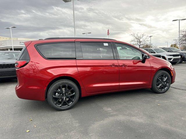 new 2025 Chrysler Pacifica car, priced at $53,804