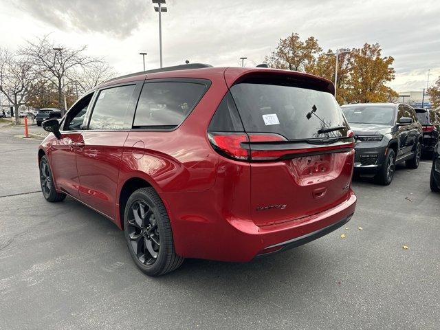 new 2025 Chrysler Pacifica car, priced at $53,804