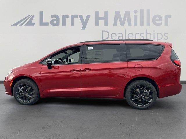 new 2025 Chrysler Pacifica car, priced at $53,804