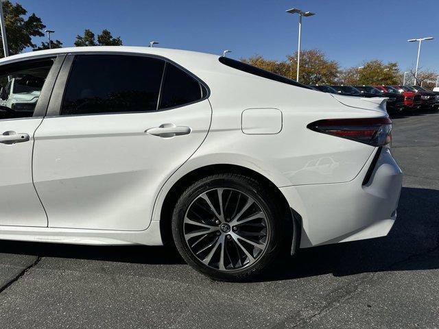 used 2018 Toyota Camry Hybrid car, priced at $21,642