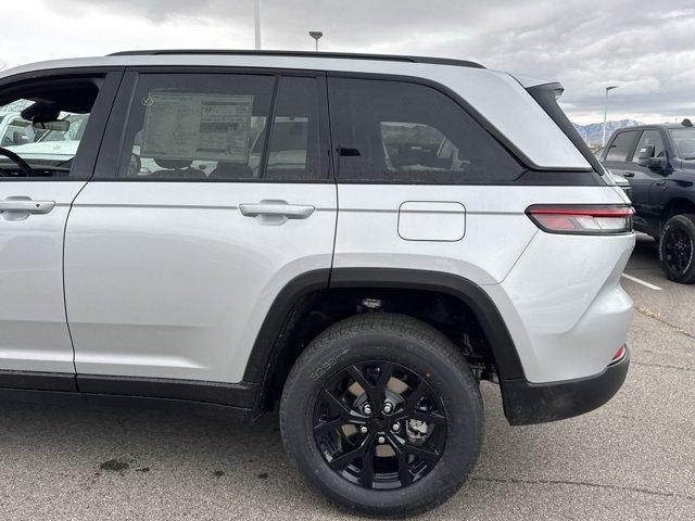 new 2025 Jeep Grand Cherokee car, priced at $43,114