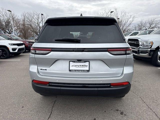 new 2025 Jeep Grand Cherokee car, priced at $43,114