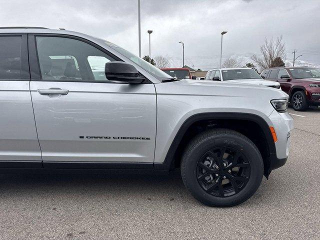 new 2025 Jeep Grand Cherokee car, priced at $42,614