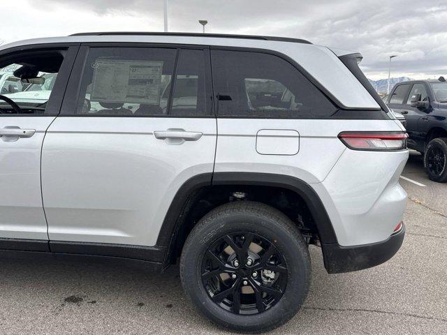 new 2025 Jeep Grand Cherokee car, priced at $42,614