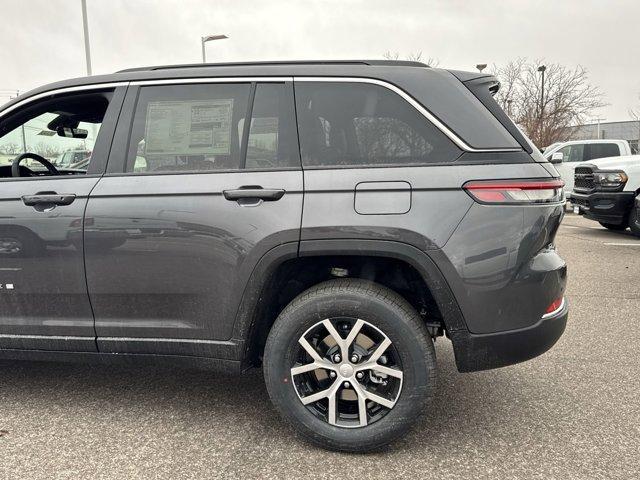 new 2025 Jeep Grand Cherokee car, priced at $45,790