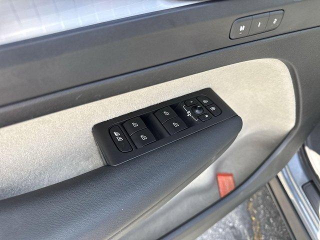 used 2020 Volvo XC40 car, priced at $23,980