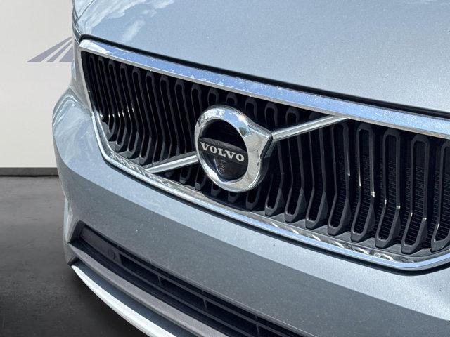 used 2020 Volvo XC40 car, priced at $23,980