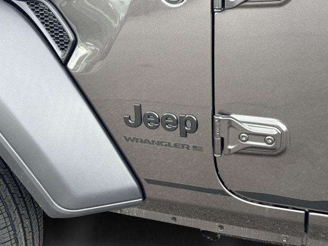 new 2025 Jeep Wrangler car, priced at $43,842