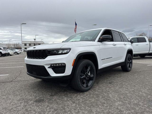 new 2025 Jeep Grand Cherokee car, priced at $46,690