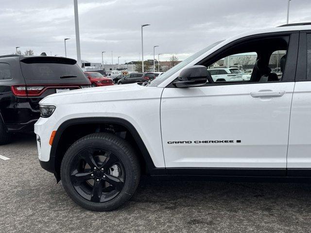 new 2025 Jeep Grand Cherokee car, priced at $46,690