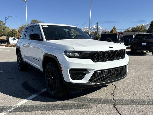 new 2025 Jeep Grand Cherokee car, priced at $45,430