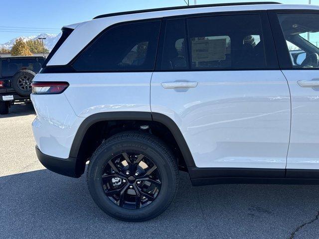 new 2025 Jeep Grand Cherokee car, priced at $45,430