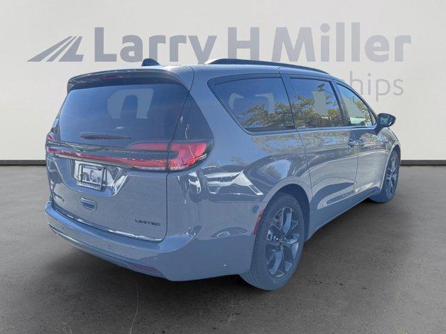 new 2025 Chrysler Pacifica car, priced at $47,897