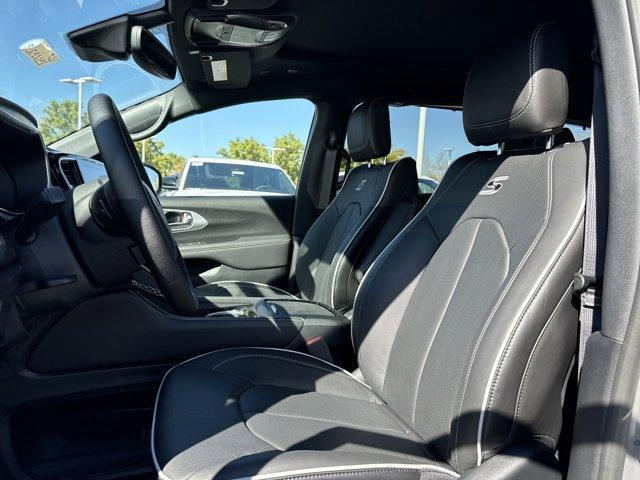 new 2025 Chrysler Pacifica car, priced at $49,260