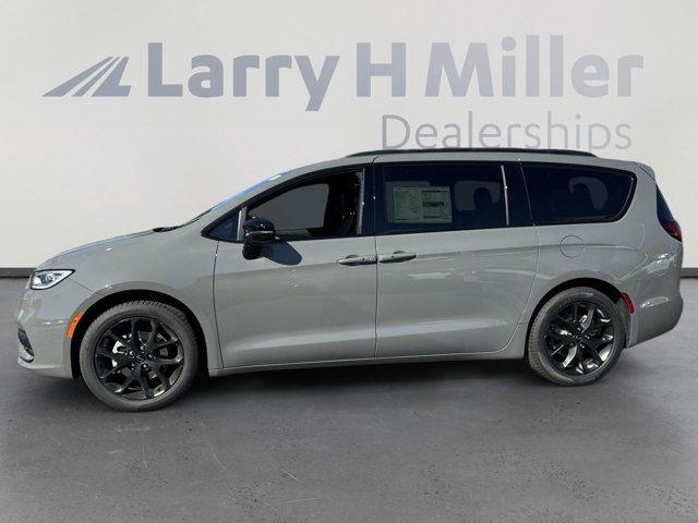 new 2025 Chrysler Pacifica car, priced at $47,897