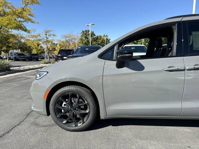 new 2025 Chrysler Pacifica car, priced at $49,260