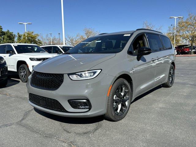 new 2025 Chrysler Pacifica car, priced at $49,260