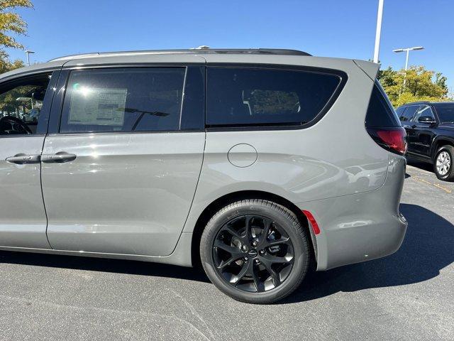 new 2025 Chrysler Pacifica car, priced at $49,260