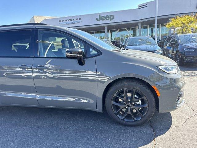 new 2025 Chrysler Pacifica car, priced at $49,260