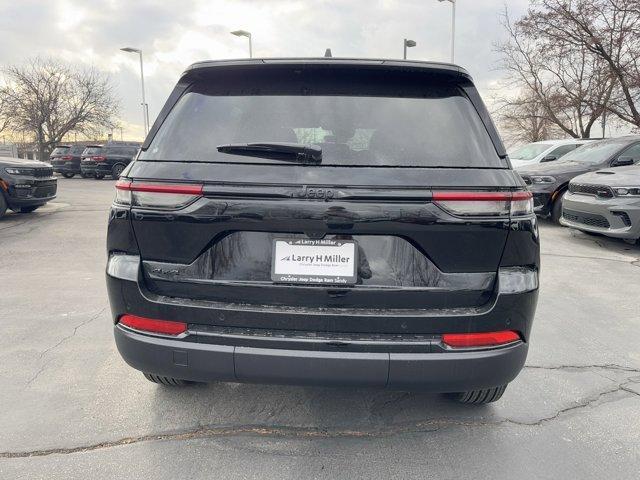 new 2025 Jeep Grand Cherokee car, priced at $43,114