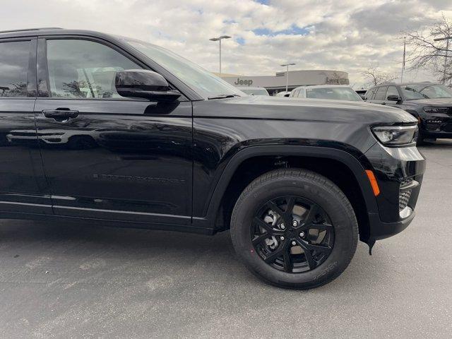 new 2025 Jeep Grand Cherokee car, priced at $43,114