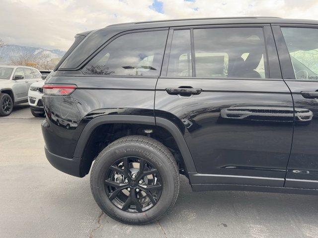 new 2025 Jeep Grand Cherokee car, priced at $43,114